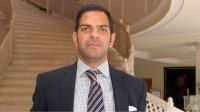 وفاة الملياردير الهندي سانجاي كابور بعد ابتلاعه نحلة